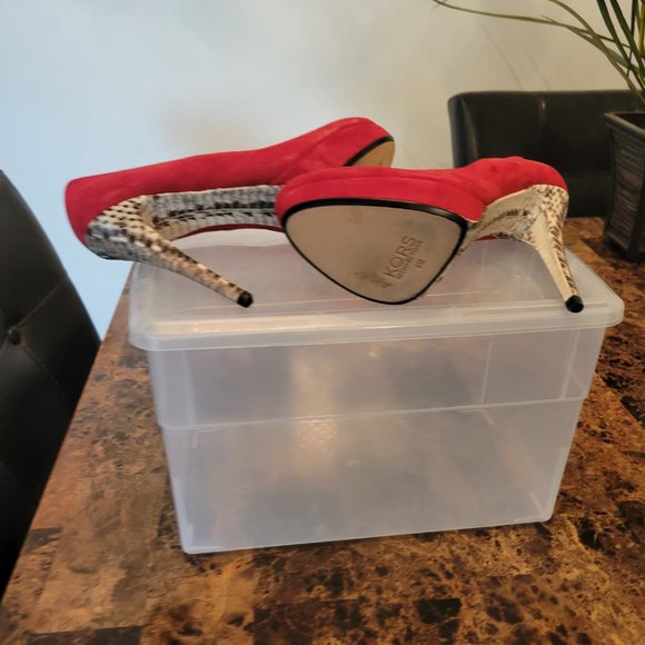 Pumps - Picture 2 of 3